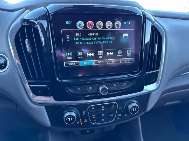 Used 2018 SATIN STEEL METALLIC Chevrolet LT Leather image 12