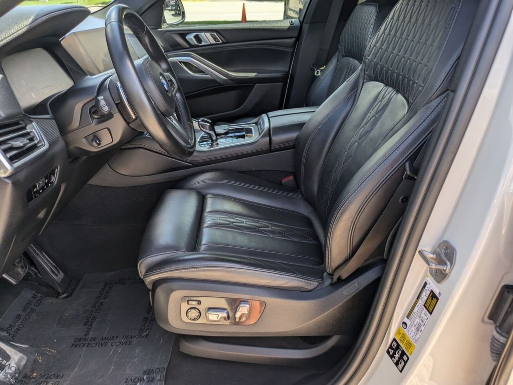 Used 2023 White BMW xDrive40i image 12