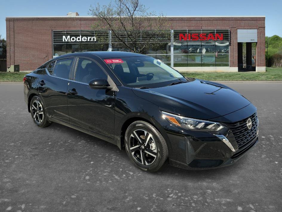 Used 2025 Super Black Nissan SV image 5