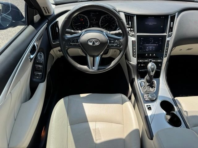 Used 2022 Grand Blue INFINITI LUXE image 18