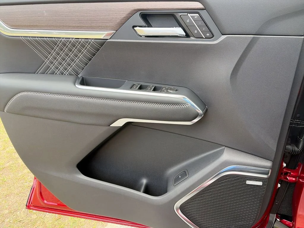 2026 GMC Acadia Denali - Photo 28