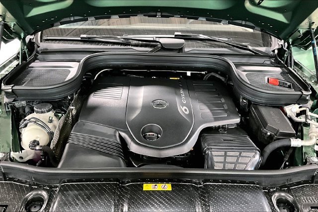 New 2026 MANUFAKTUR Ireland Mid Green Metallic Mercedes-Benz GLS 450 image 51