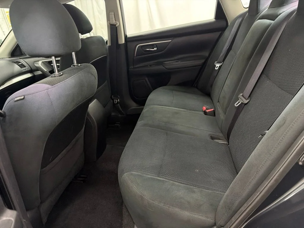 Used 2015 Blue Nissan 2.5 S image 19