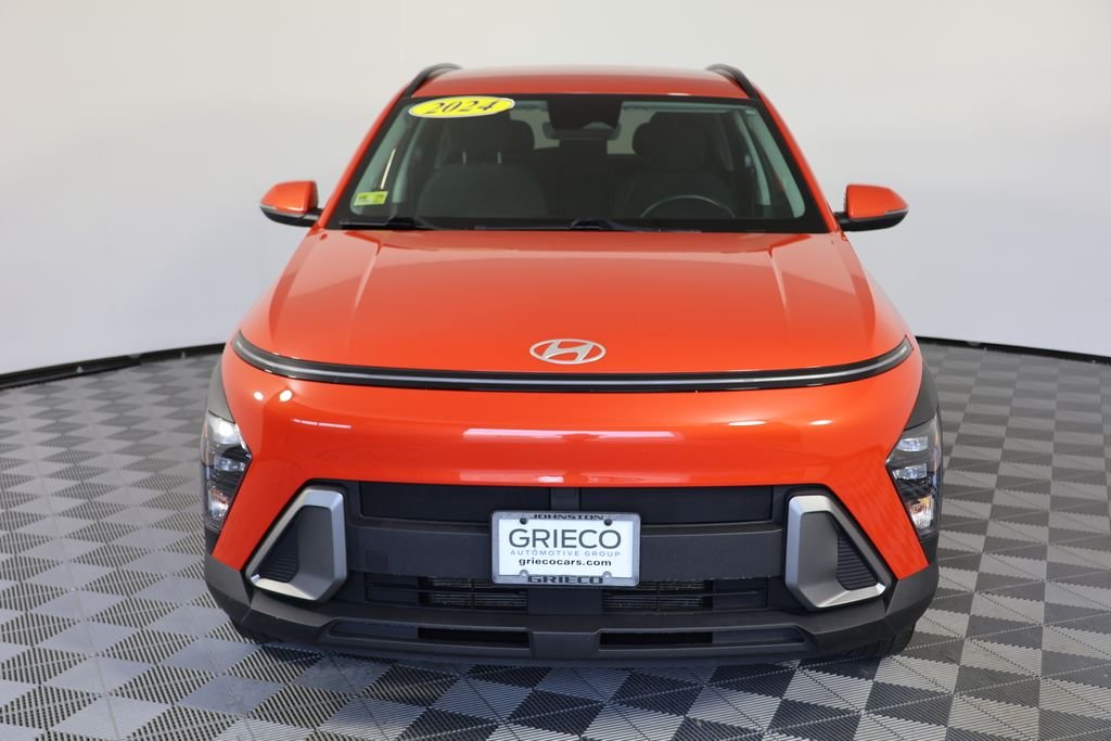 Used 2024 Orange Hyundai SEL image 3