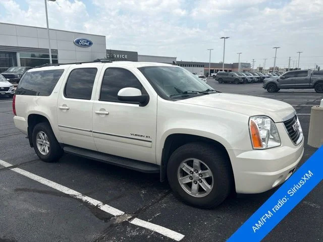 Used 2014 White Diamond Clearcoat GMC SLT 1500 image 8