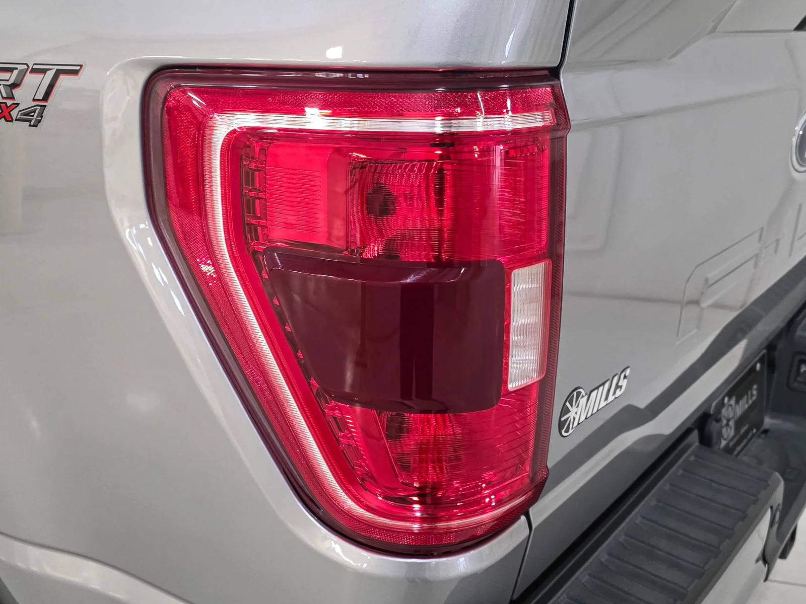 Used 2022 Silver Ford XLT image 15