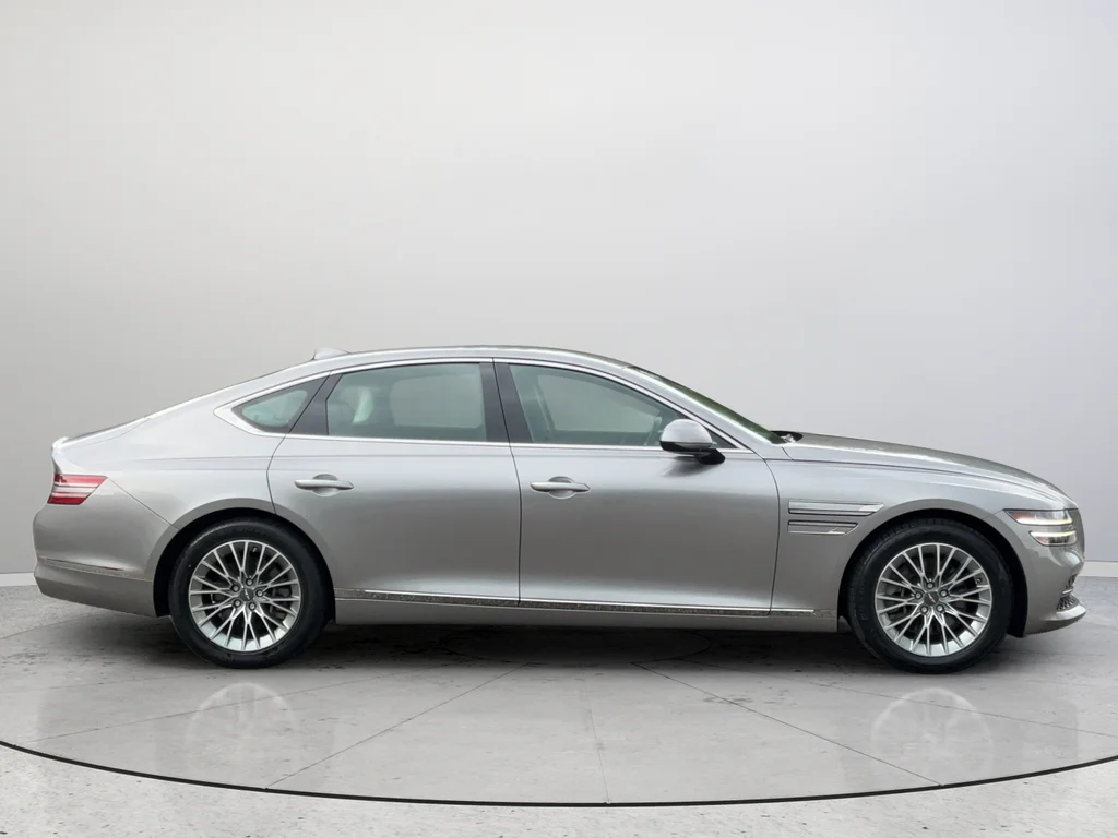 Used 2023 Silver Genesis 2.5T image 6