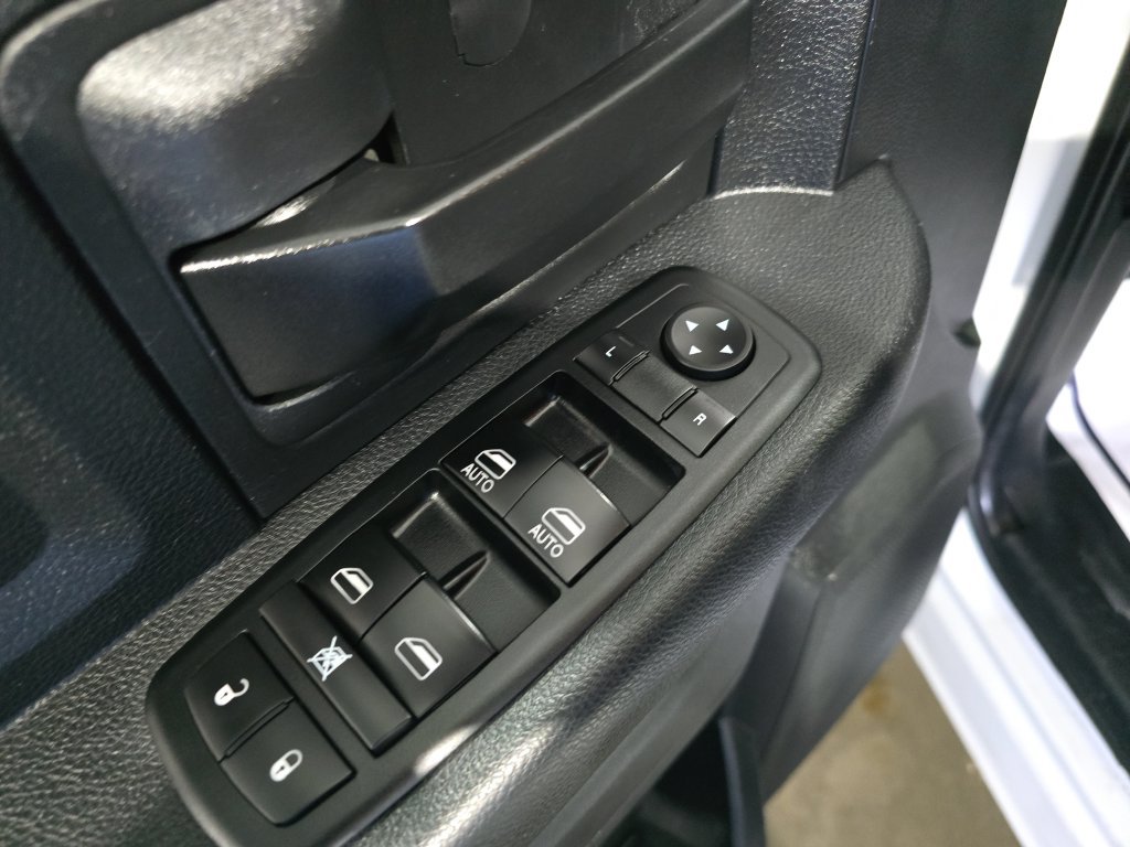 Used 2015 White Ram Tradesman image 12
