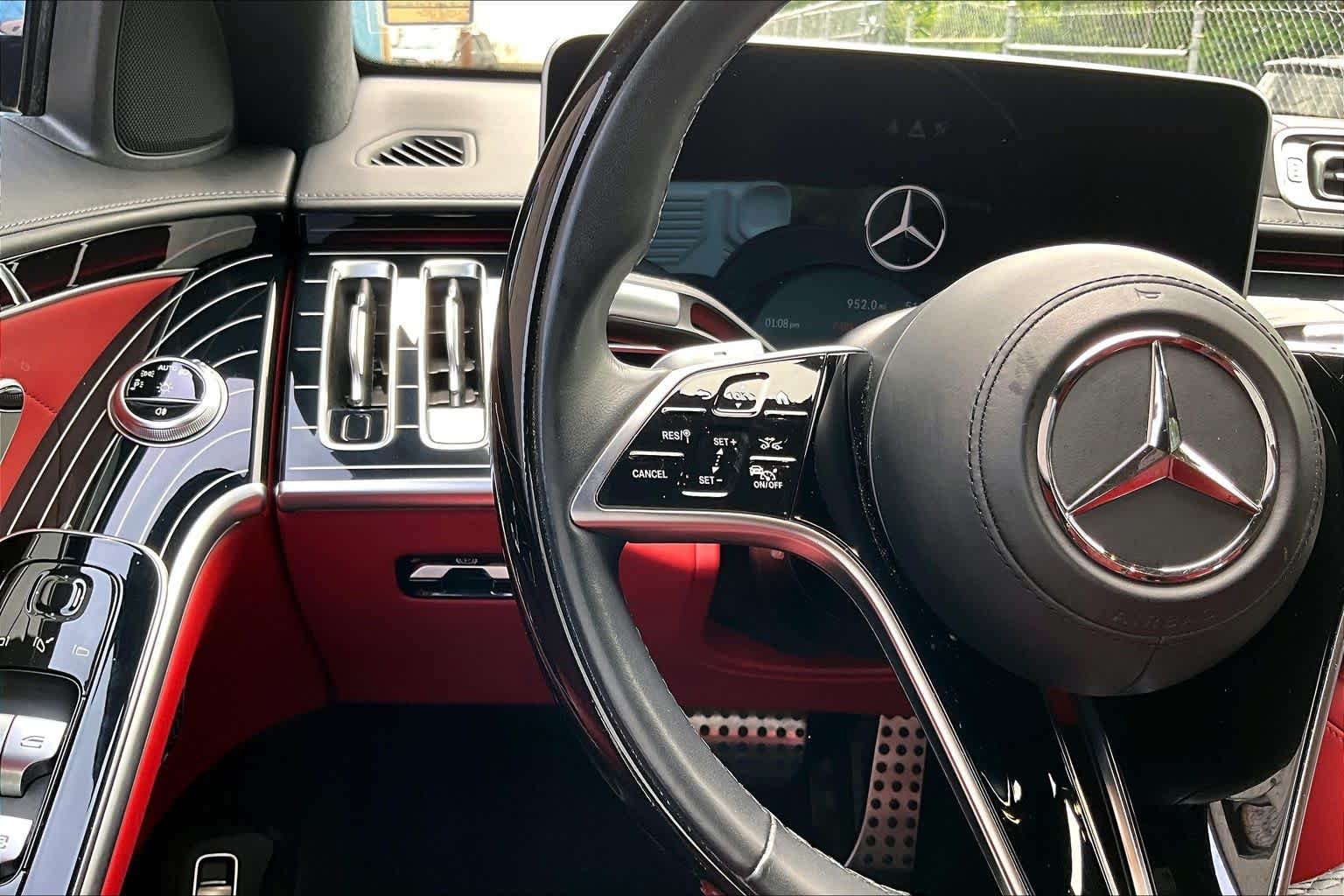 Used 2023 Obsidian Black Mercedes-Benz S 580 image 24