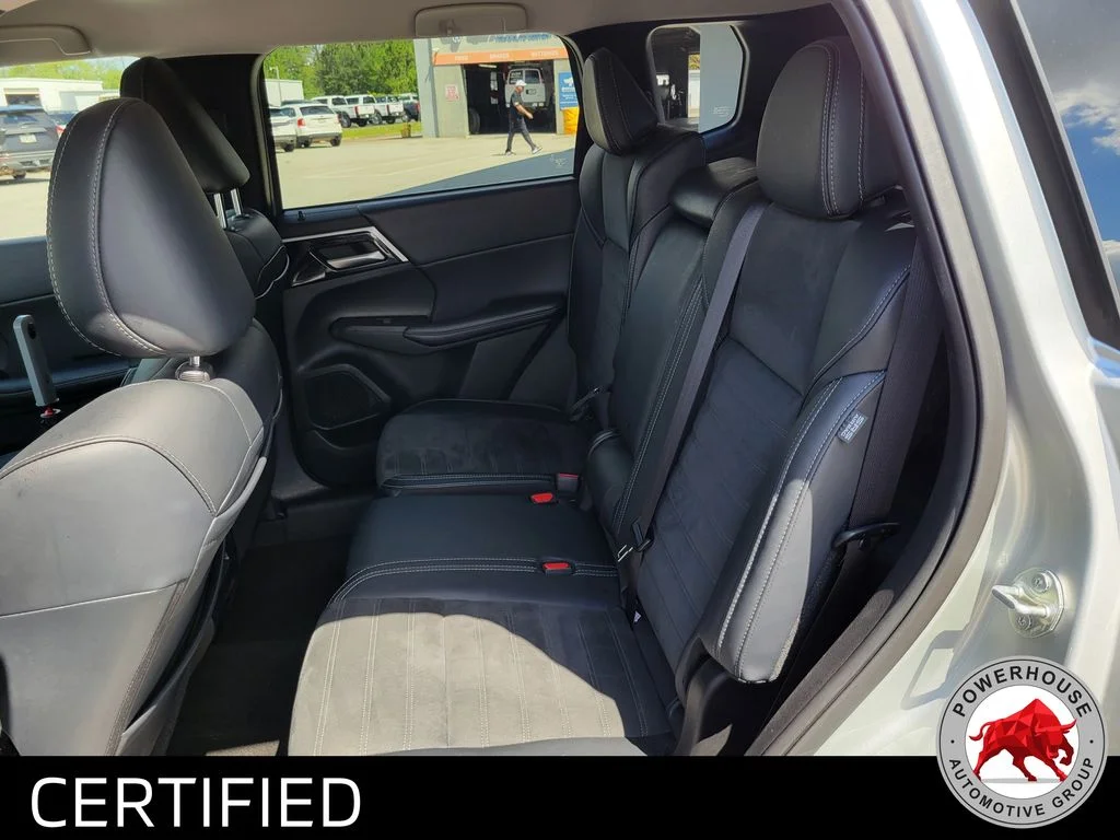 Used 2024  Mitsubishi SE image 16