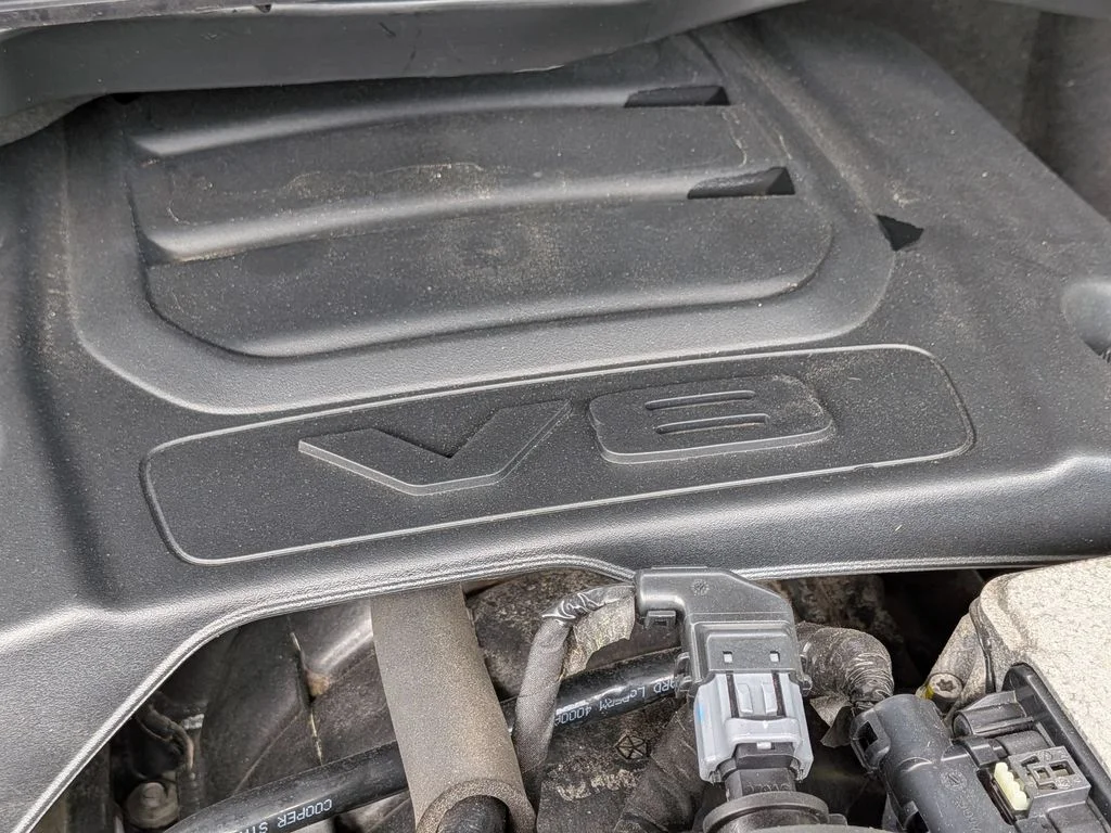 Used 2022 White Jeep Series III image 36