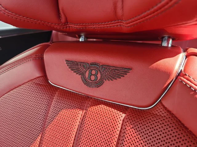 Used 2021 Black Bentley V8 image 25
