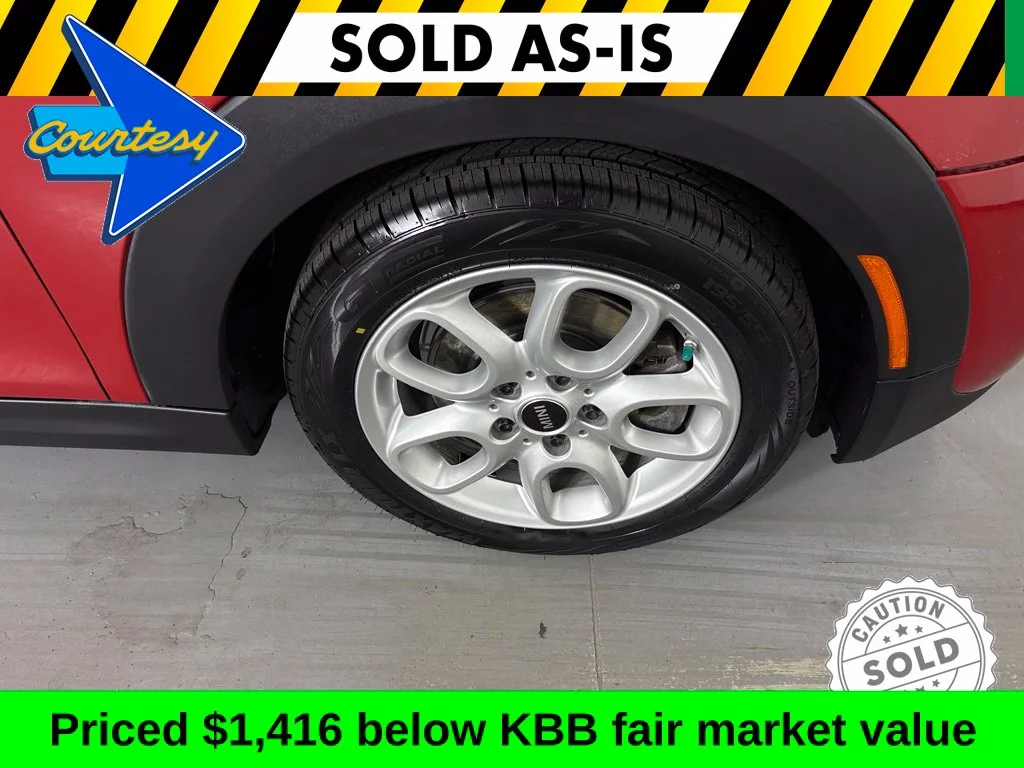 Used 2015 Red MINI Base image 10