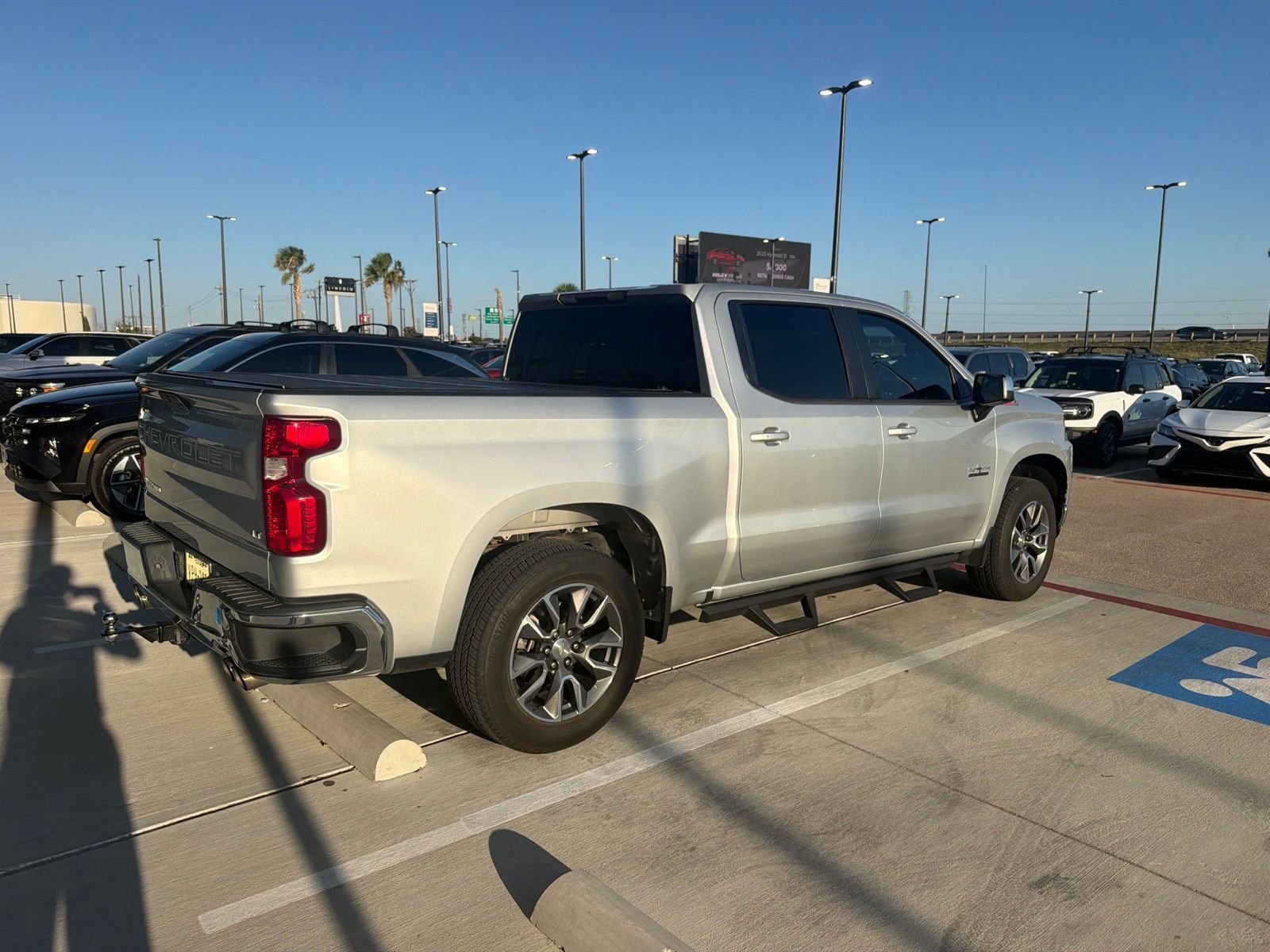 Used 2019 Silver Ice Metallic Chevrolet LT image 5