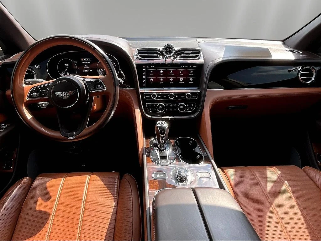 Used 2021 Midnight Emerald Bentley V8 image 7