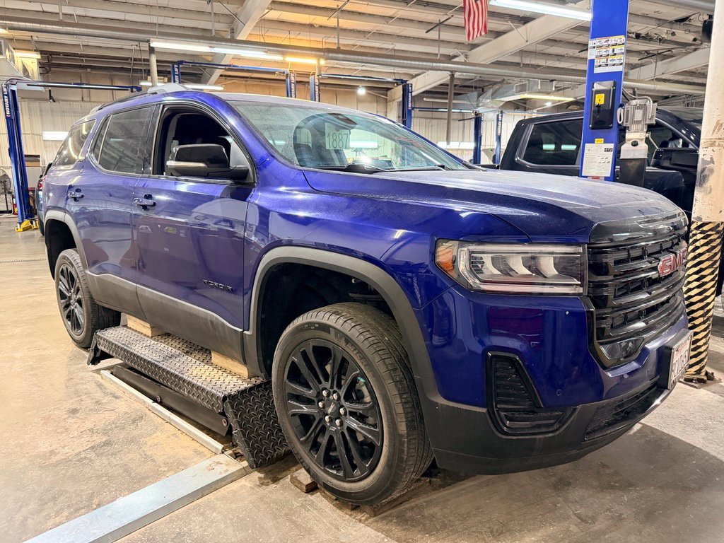 Used 2023 ULTRA BLUE METALLIC GMC SLE image 2