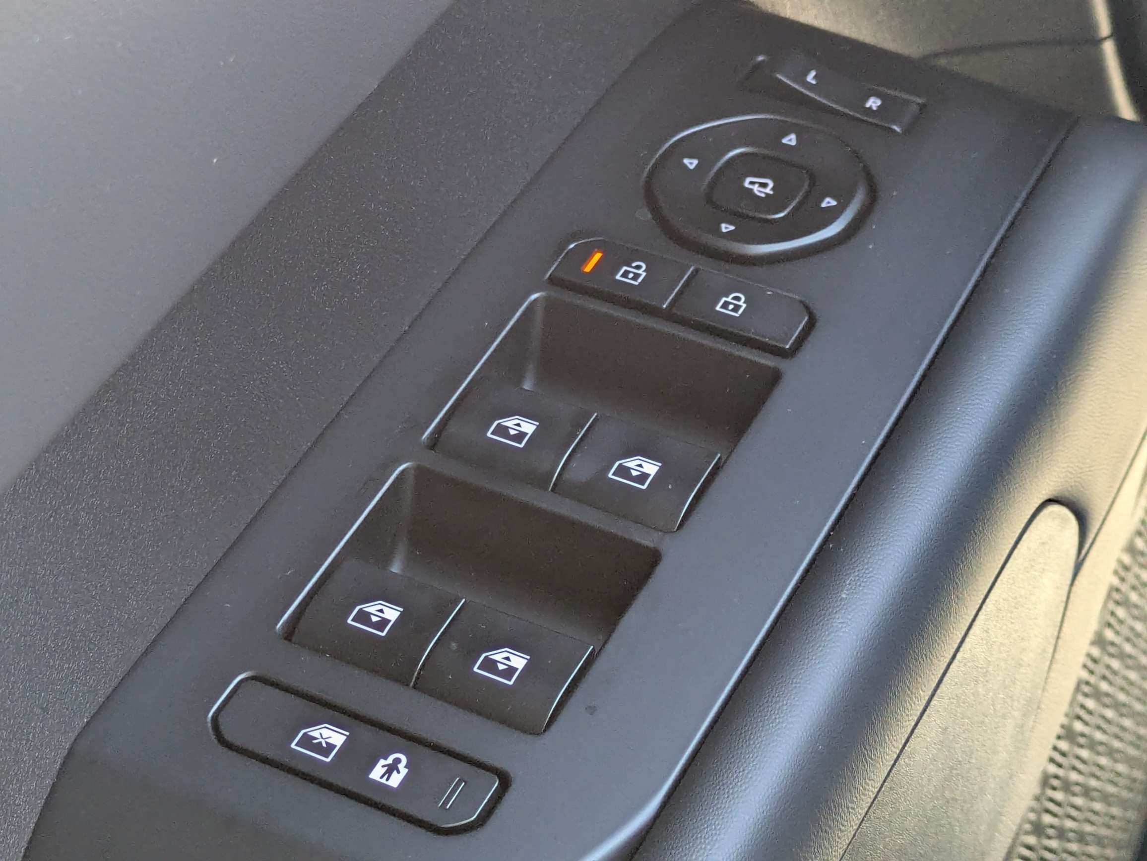 New 2027 Terrain Brown Kia X-Line EX image 31