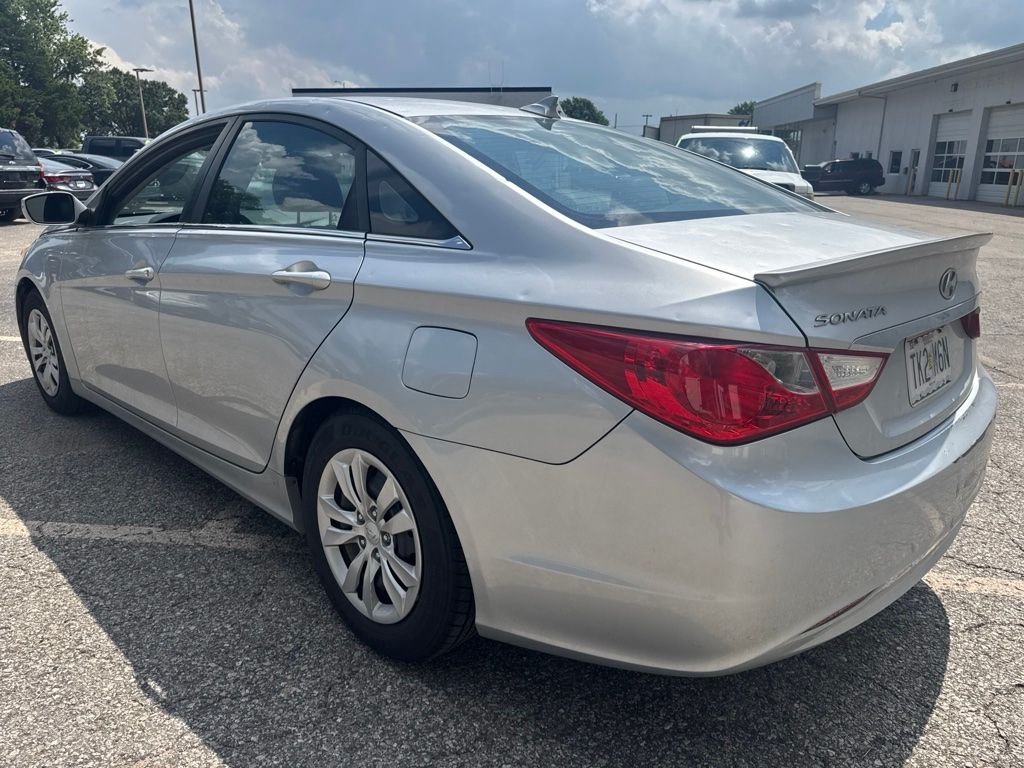 Used 2012 Silver Hyundai GLS image 5