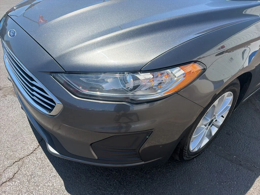 Used 2019 Gray Ford SE image 11