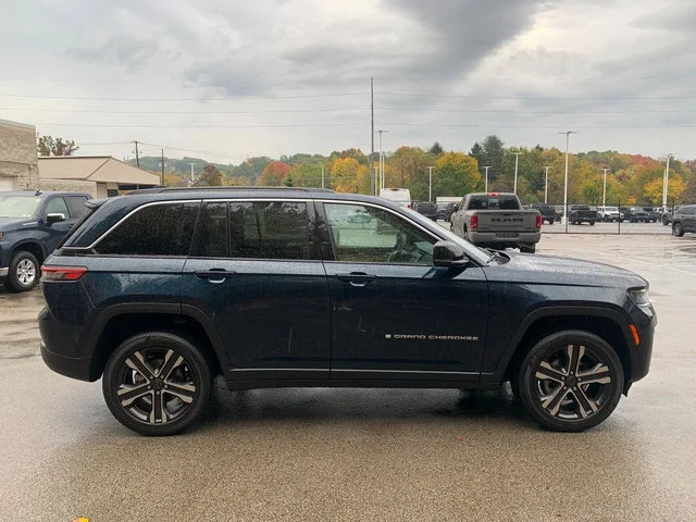 New 2027 Fathom Blue Pearlcoat Jeep Limited image 7