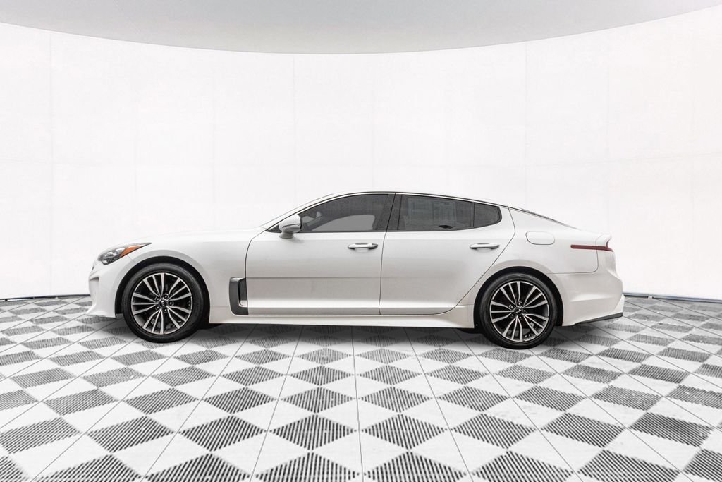 Used 2018 White Kia Premium image 7