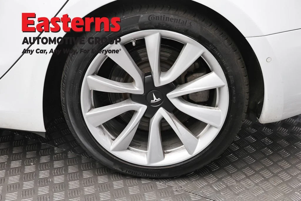Used 2018 White Tesla Long Range image 8