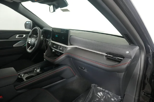 New 2027 Agate Black Metallic Ford ST image 34