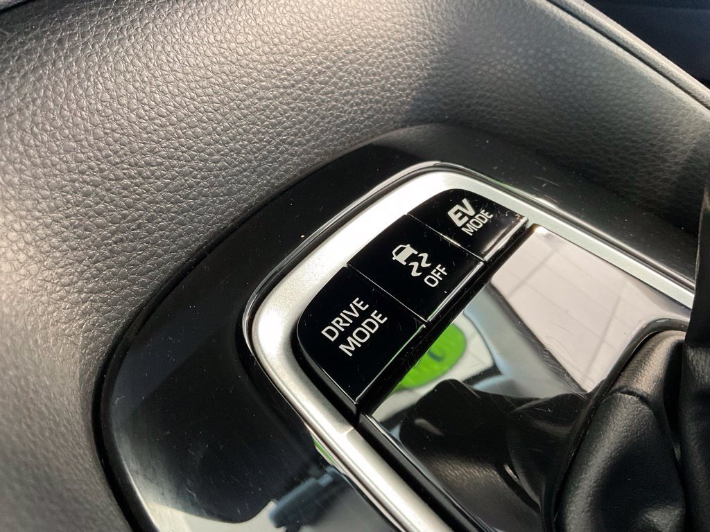 Certified Used 2025  Toyota LE image 17