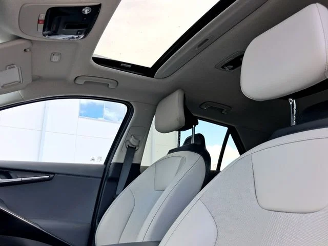 Used 2023 Black Kia EX Touring image 10