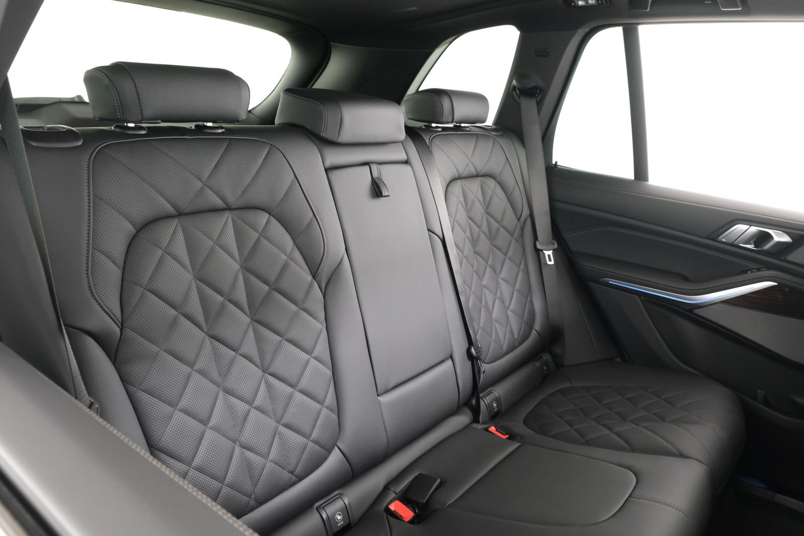 New 2026 Black Sapphire Metallic BMW xDrive40i image 71
