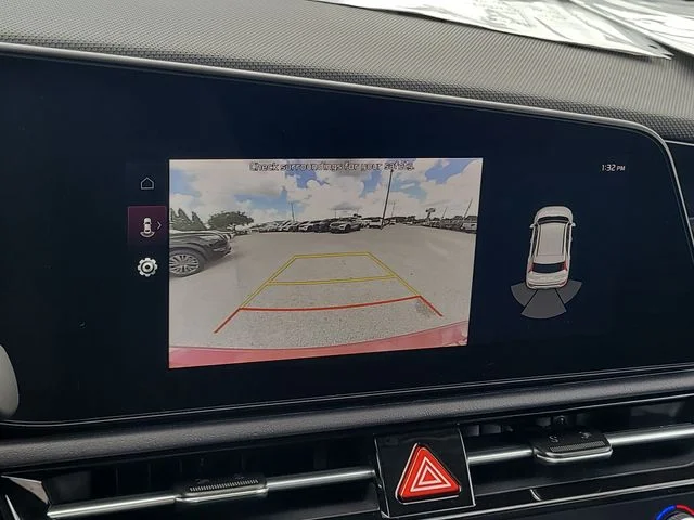 Used 2025 Red Kia Wind image 25