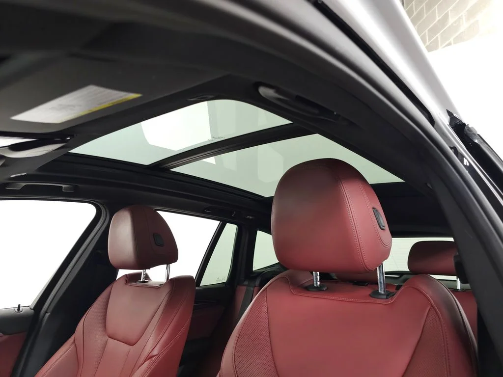 Used 2023 Black BMW xDrive30i image 18