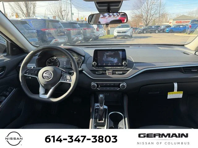 2025 Nissan Altima SR - Photo 18