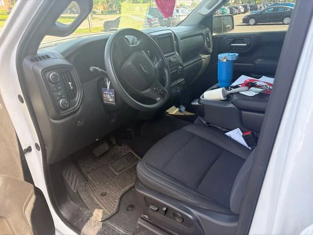 Used 2023 White Chevrolet Custom image 4