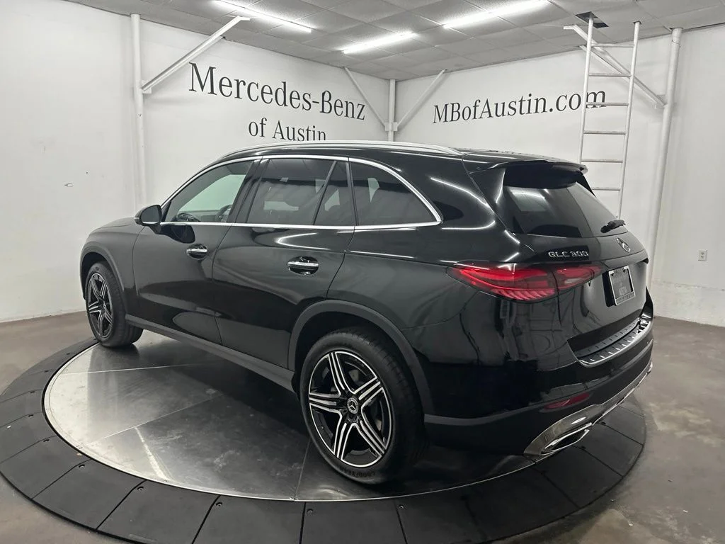 New 2027 Black Mercedes-Benz GLC 300 image 5