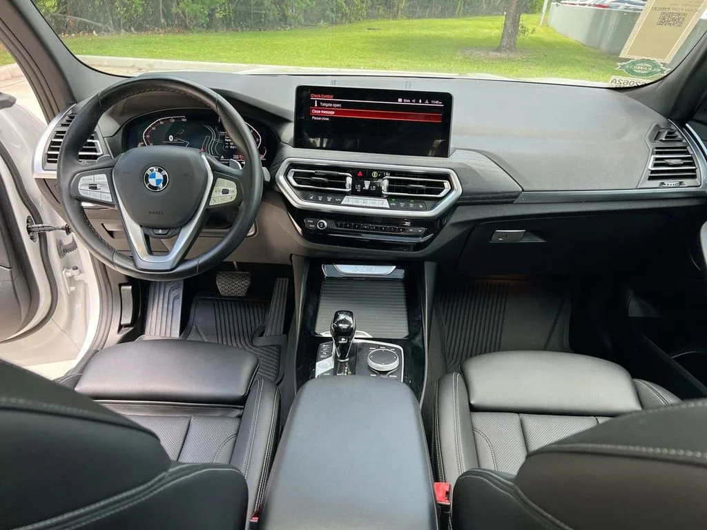 Used 2024 White Metallic BMW xDrive30i image 22