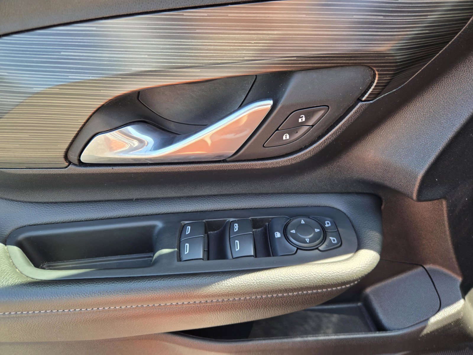 Used 2024 Ebony Twilight Metallic GMC SLE image 18