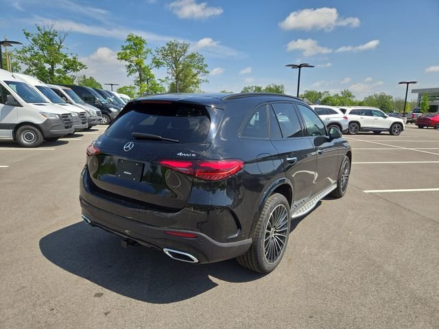 New 2026 Black Mercedes-Benz GLC300 image 3