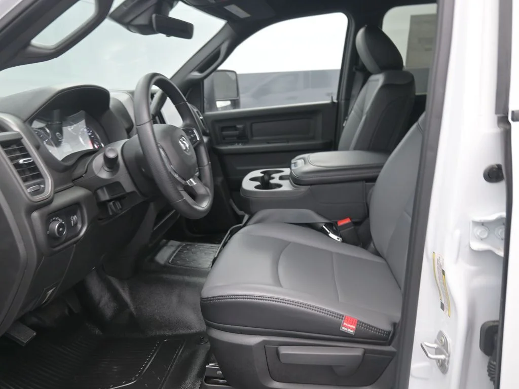 2026 RAM 3500 Chassis Tradesman - Photo 17