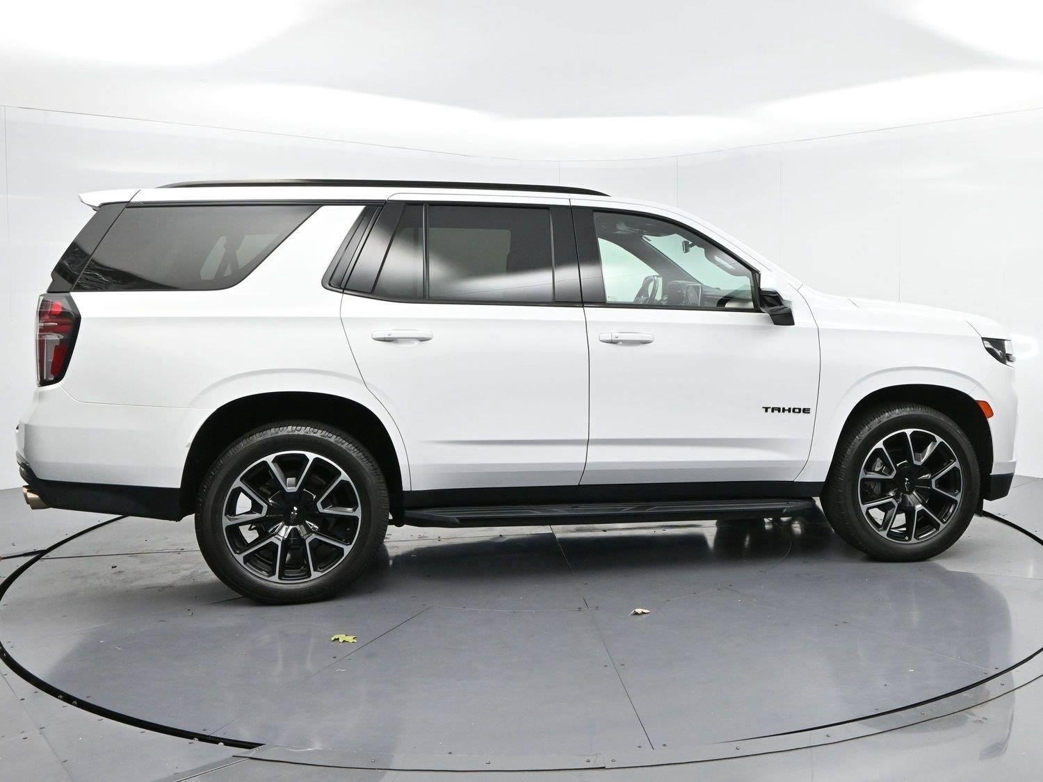 Used 2022 Summit White Chevrolet RST image 8