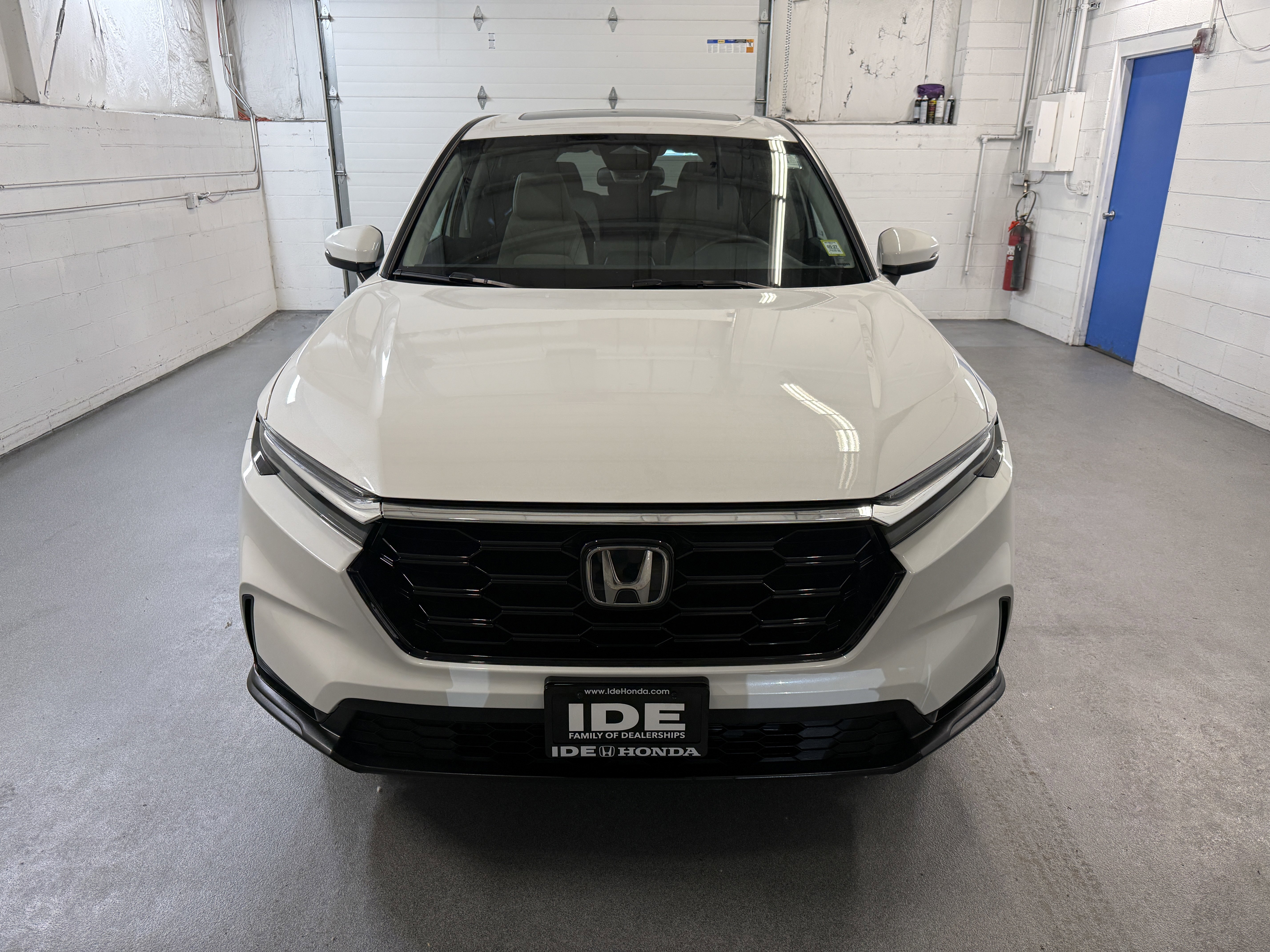 Certified Used 2025 Platinum White Pearl Honda EX image 3
