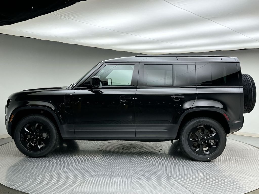 New 2026 Santorini Black Land Rover S image 2