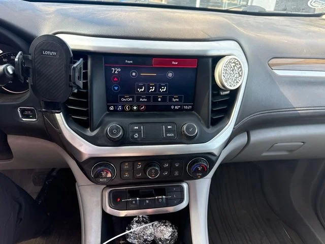 Used 2020 White GMC SLE image 13