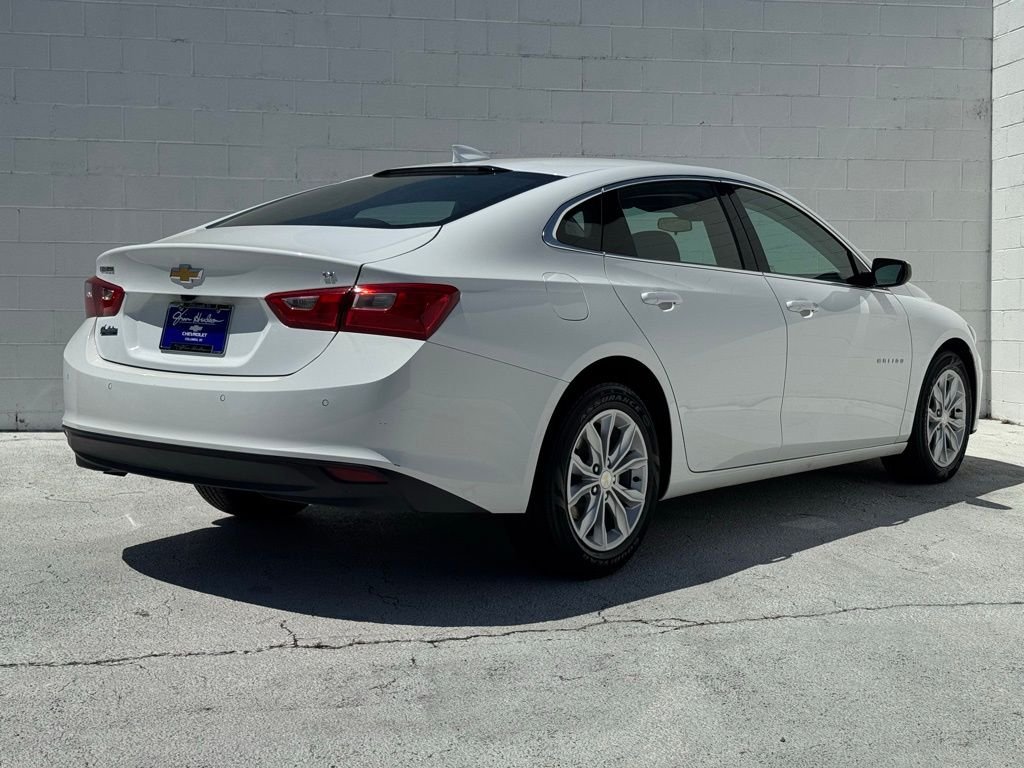 Used 2025 White Chevrolet LT image 12