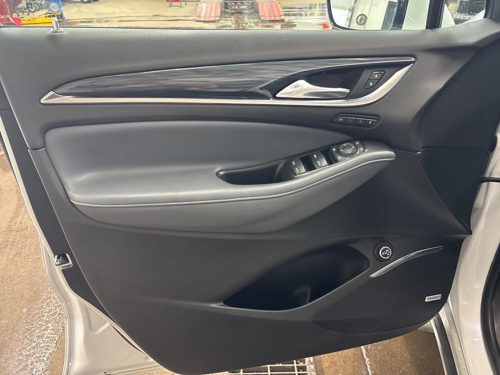 Used 2024 White Buick Premium Group image 18