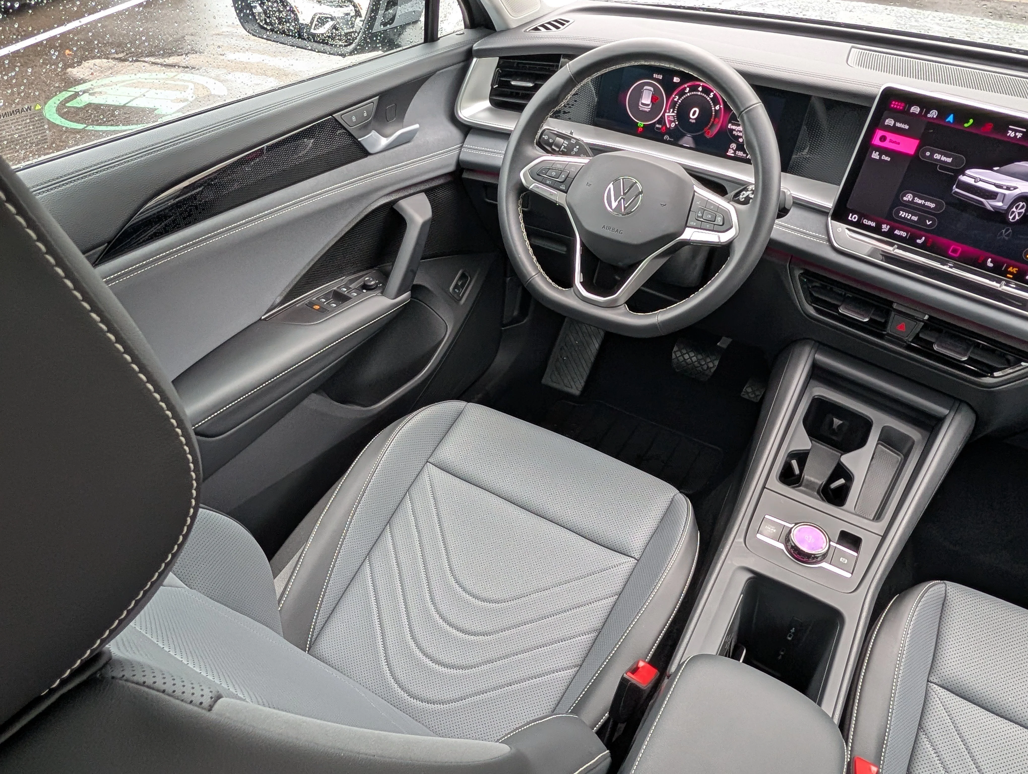 Certified Used 2025 Pyrite Silver Metallic Volkswagen SE image 9