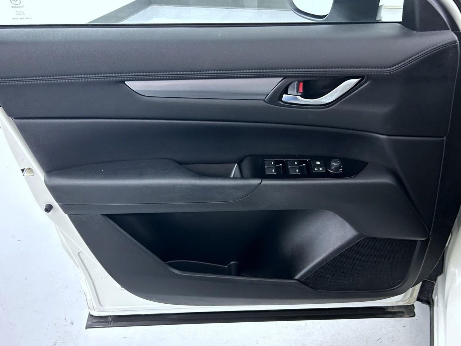 Used 2022 Snowflake White Pearl Mica Mazda 2.5 S Select Package image 9