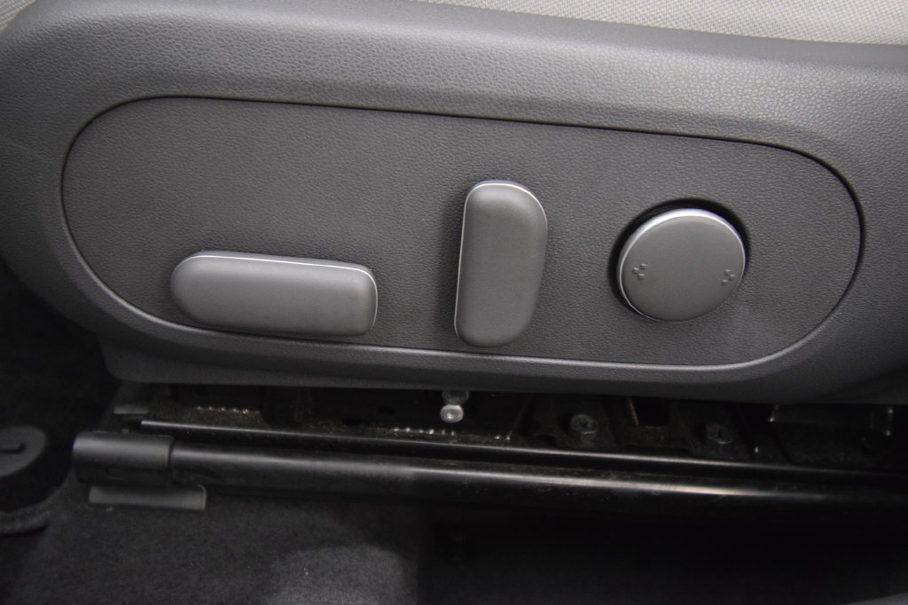 Used 2024 Neoteric Yellow Hyundai SEL image 21
