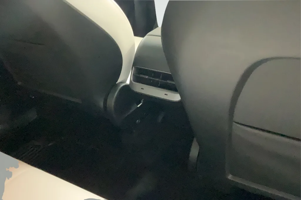 2024 Tesla Model Y Long Range - Photo 21