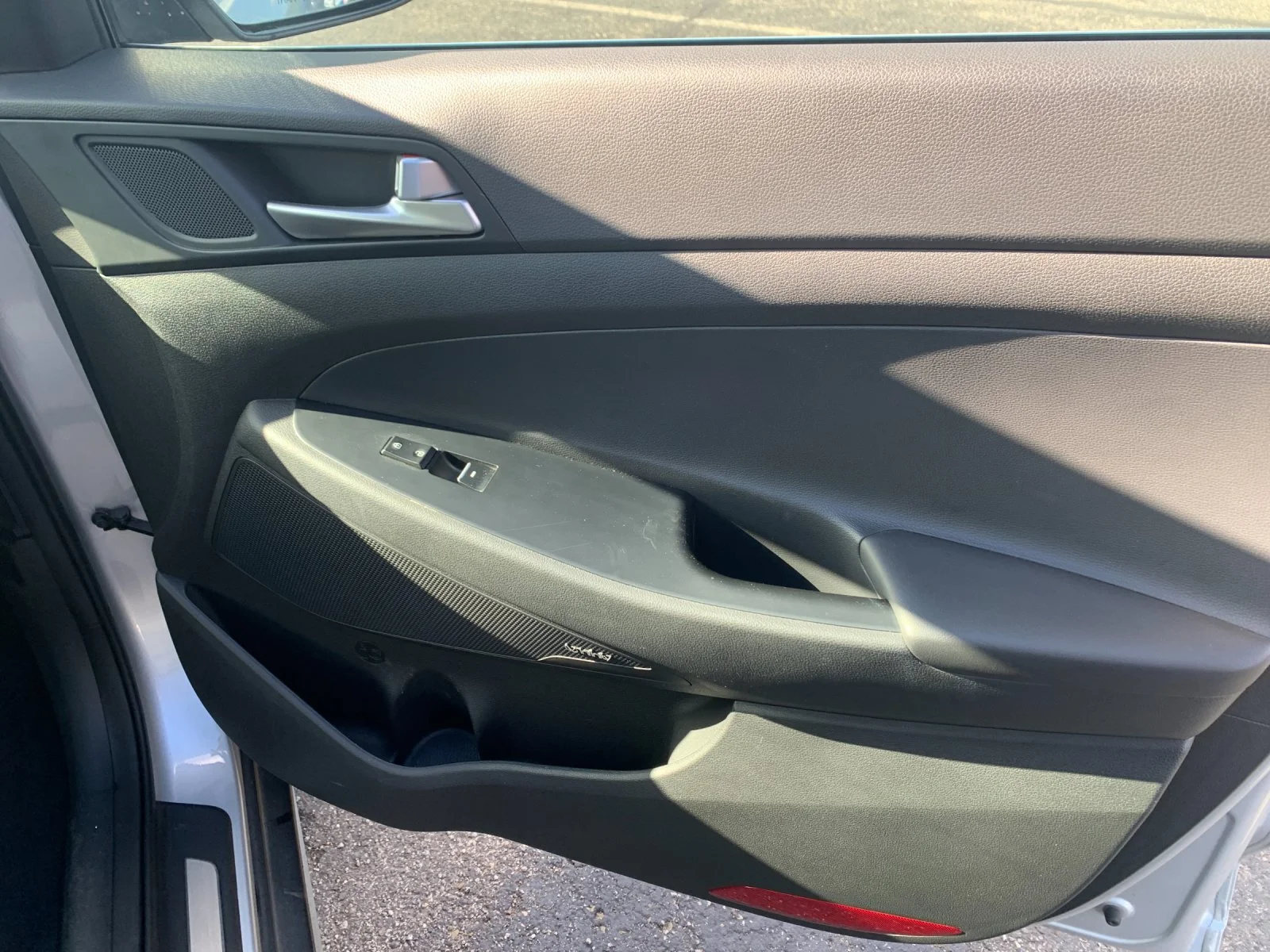 Used 2019 Molten Silver Hyundai Ultimate image 19